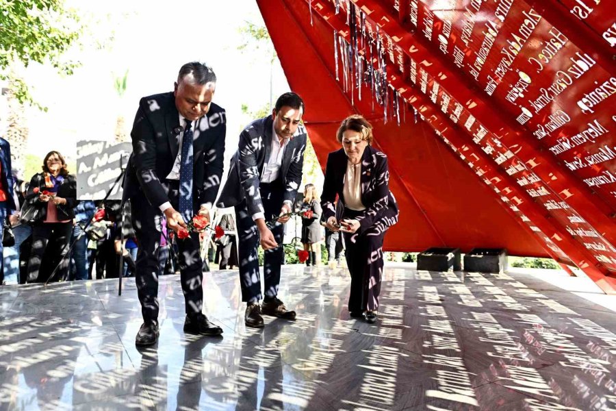 Muratpaşa’da Şiddete Karşı Ses, Al Yazma’da Yükseldi