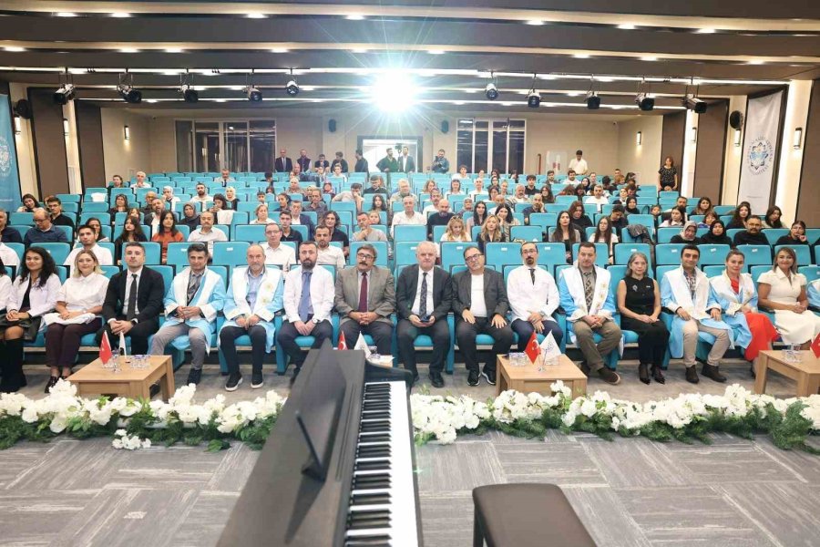 Alkü’lü Diş Hekimliği Fakültesi Öğrencileri Beyaz Önlüklerini Giydi