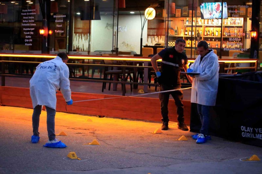 Husumeti Bitirmek İçin Bir Araya Gelen Akrabaların Tartışması Cinayetle Bitti