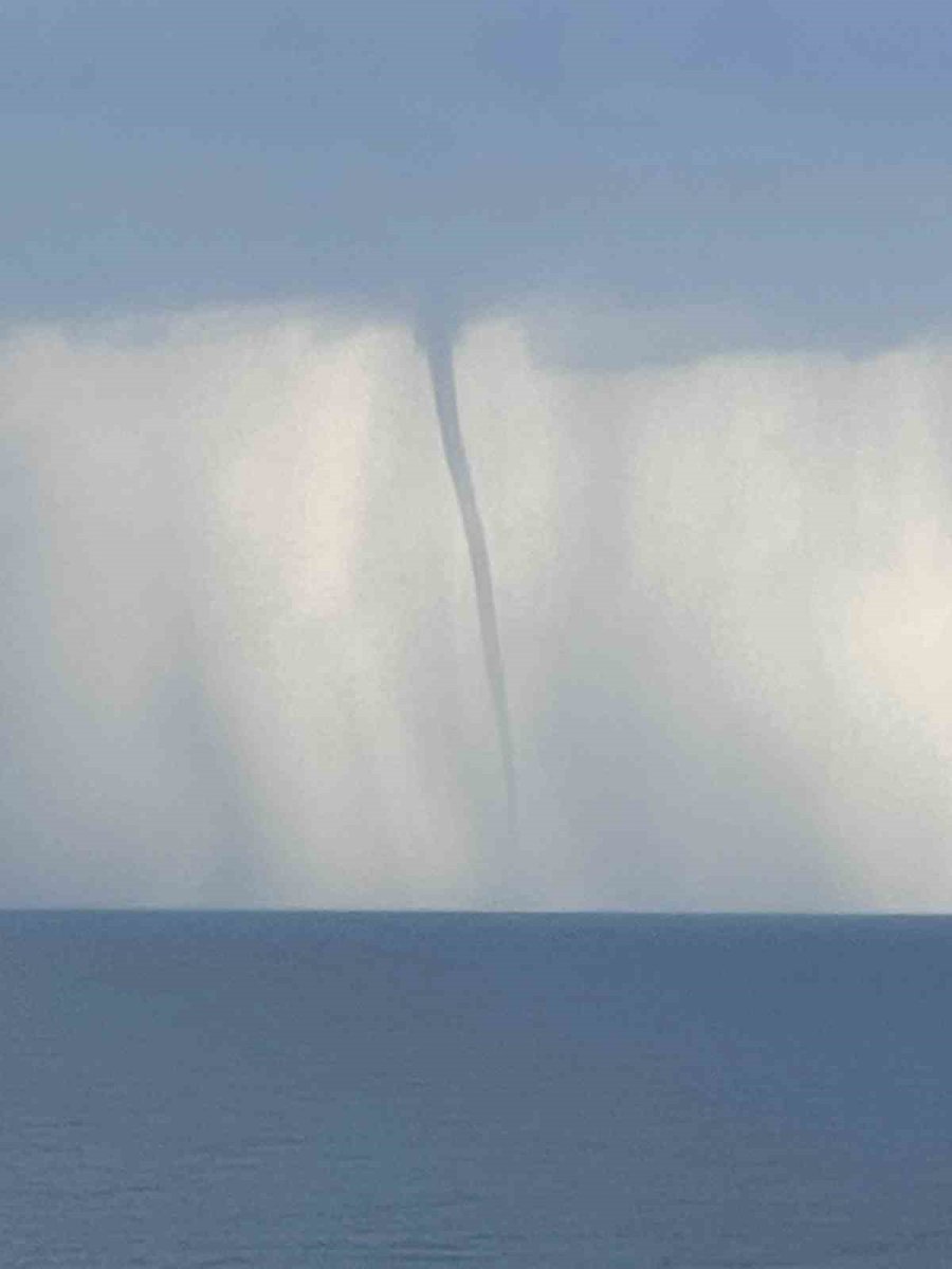 Antalya’da Ardı Ardına Çıkan Hortumlar Kamerada