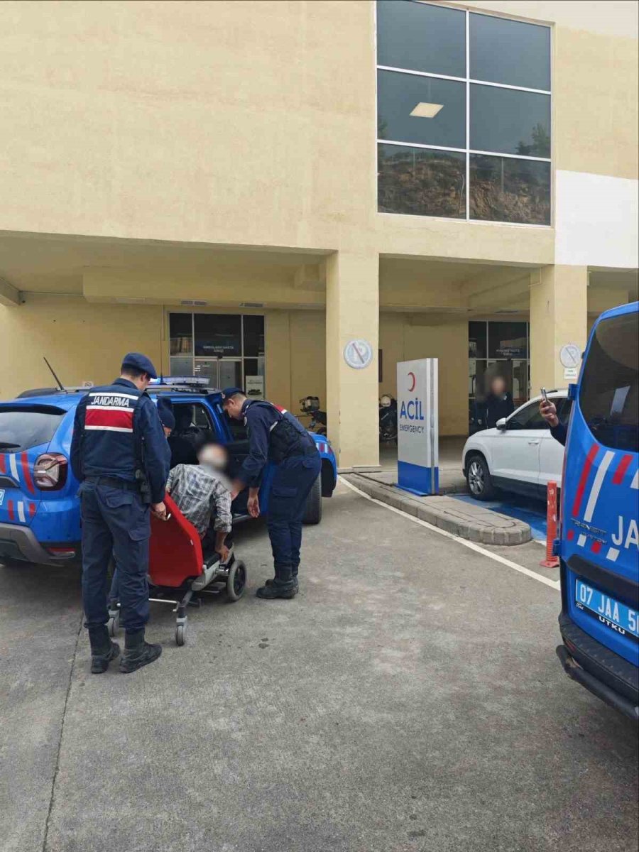 Antalya’da Kaybolan Yaşlı Adam Evinden 5 Kilometre Uzakta Bulundu