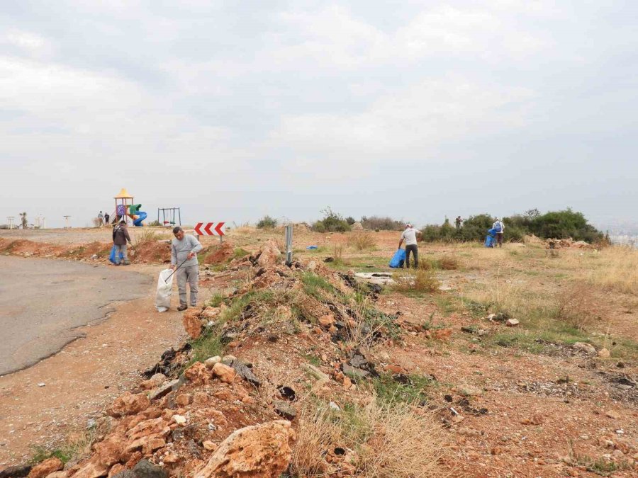 Üç Hafta Önce 60 Çuval Çöp Toplanan Caddeden Bu Sefer 80 Çuval Çöp Çıktı