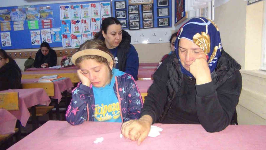 Kazada Hayatını Kaybeden Gülşen Öğretmenin Okulunda Hüzün