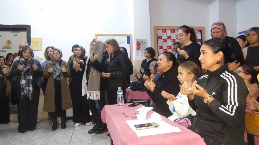 Kazada Hayatını Kaybeden Gülşen Öğretmenin Okulunda Hüzün