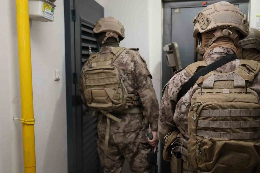 Mersin’deki Rüşvet Operasyonunda 6’sı Gümrük Memuru 11 Kişi Tutuklandı