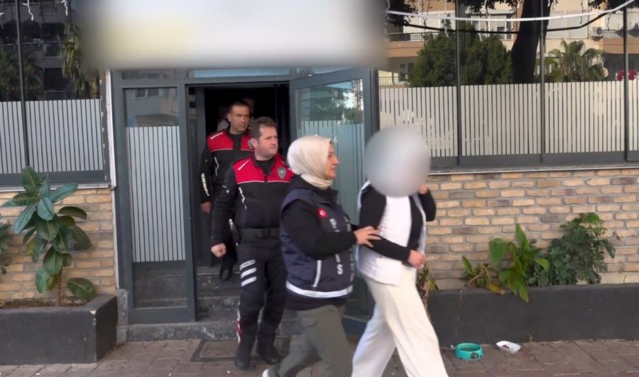 Sosyal Medyadan Sahte Kadın Profiliyle Kandırdıkları Erkeklere Eğlence Mekanında 10 Kat Hesap Ödetmişler