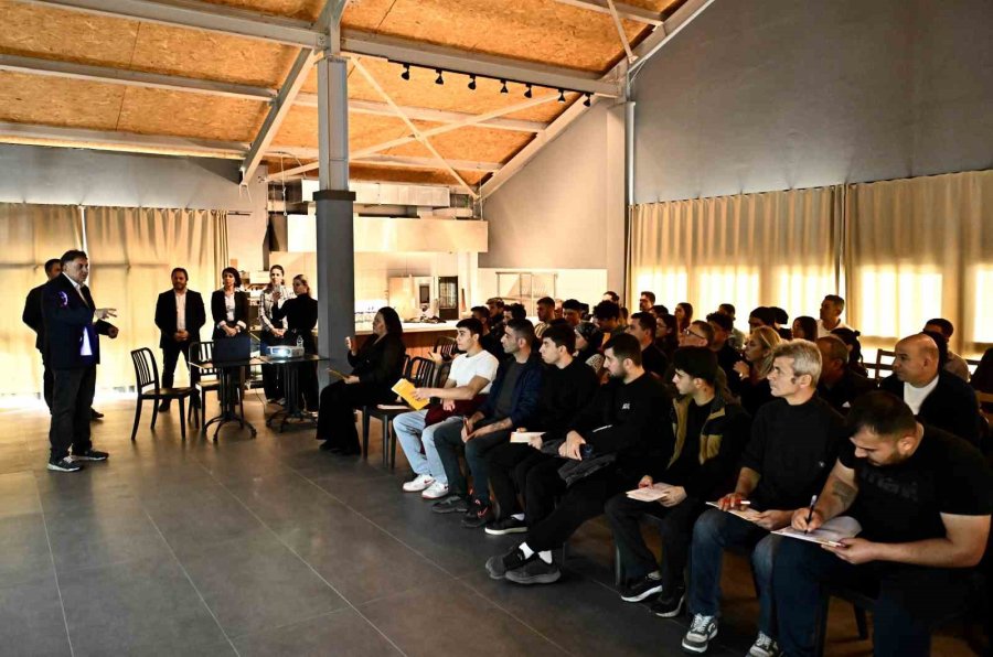 Muratpaşa’da Hijyen Ve Gıda Güvenliği Eğitimi Düzenlendi