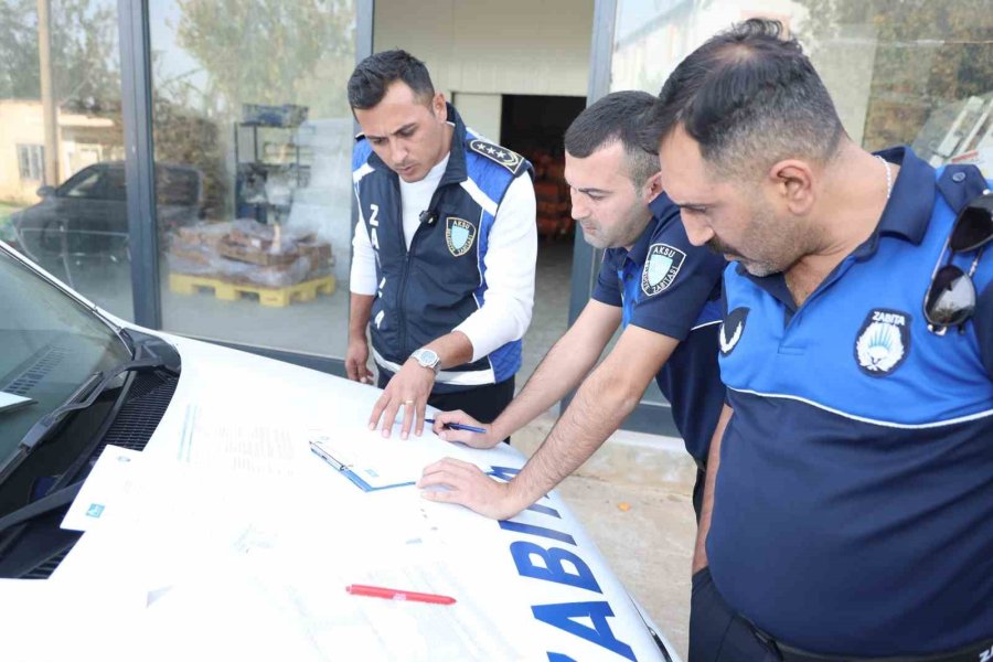 Antalya’da Tarihi Geçmiş 25 Ton Tavuk Ele Geçirildi, 2 İşletme Mühürlendi