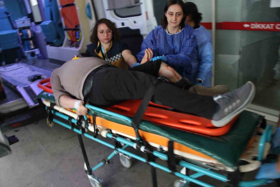 Hastane Acilindeki Tatbikat Gerçeğini Aratmadı: Hasta Ve Yakınları Usta Oyunculara Taş Çıkardı