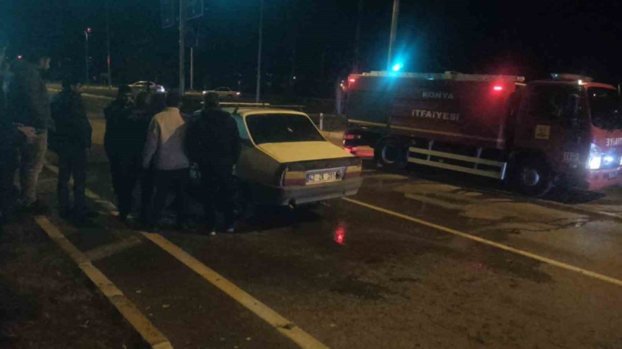 Seydişehir’de Kırmızı Işıkta Bekleyen Otomobilde Yangın Çıktı