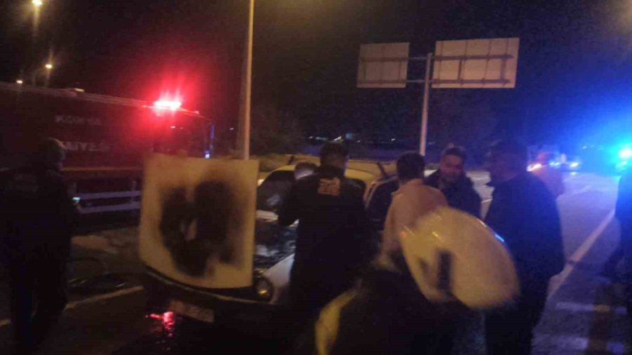 Seydişehir’de Kırmızı Işıkta Bekleyen Otomobilde Yangın Çıktı