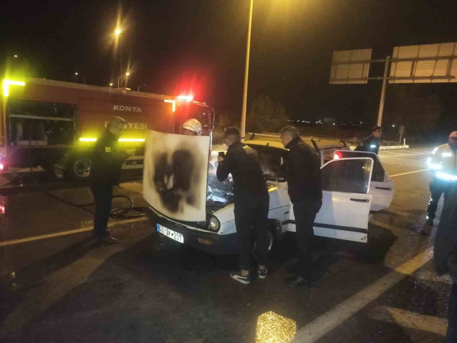 Seydişehir’de Kırmızı Işıkta Bekleyen Otomobilde Yangın Çıktı