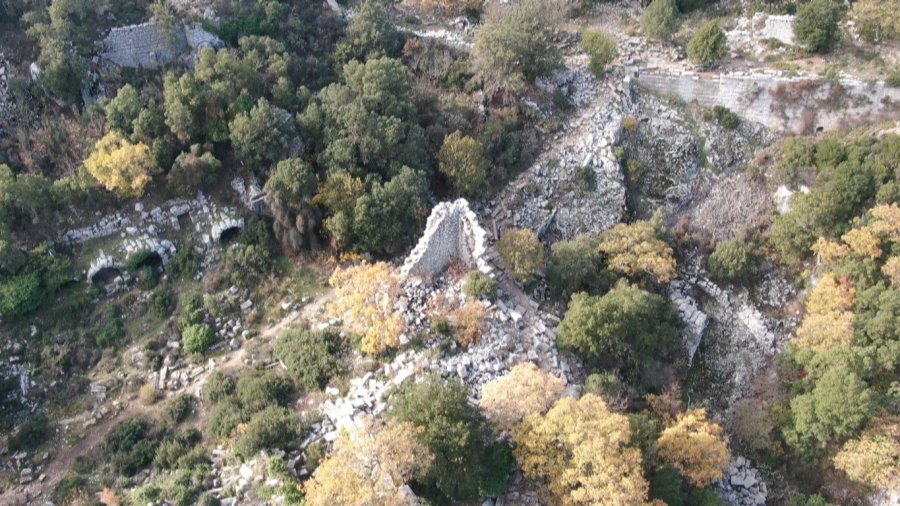 Termessos’ta İlk Kazıda Dans Eden Kadınlar Mezarı, Antiochis’in Anıt Mezarı Ve Figürlü Lahit Parçaları Ortaya Çıkarıldı