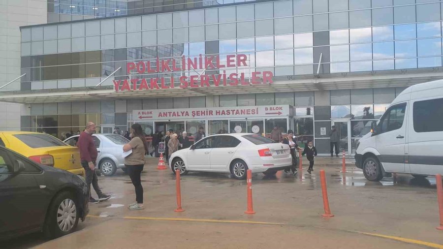 Hastaneye Kaldırılan Muhittin Böcek Tetkiklerinin Ardından Cezaevine Götürüldü