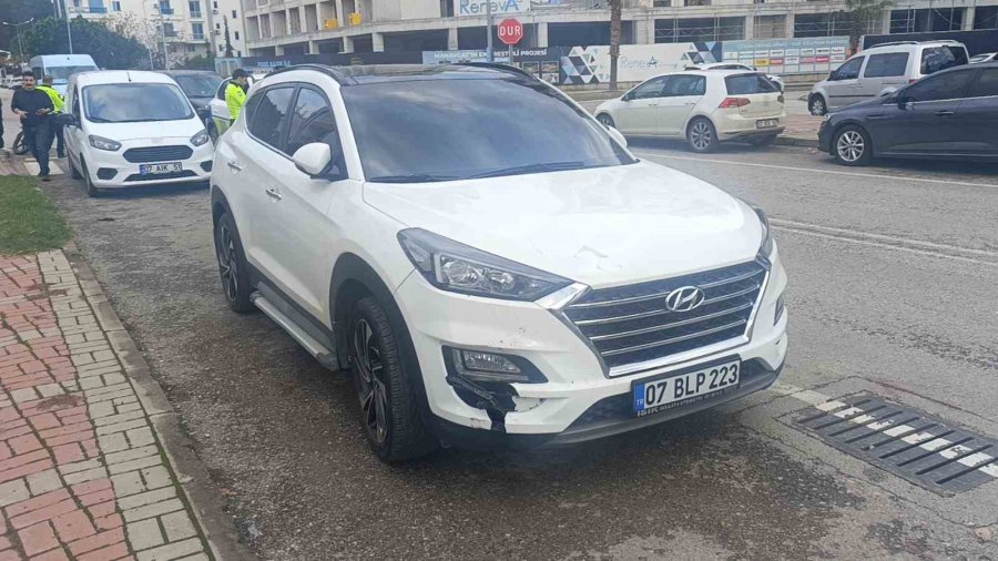 Otomobille Çarpışan Motosikletli Tedaviyi Kabul Etmedi