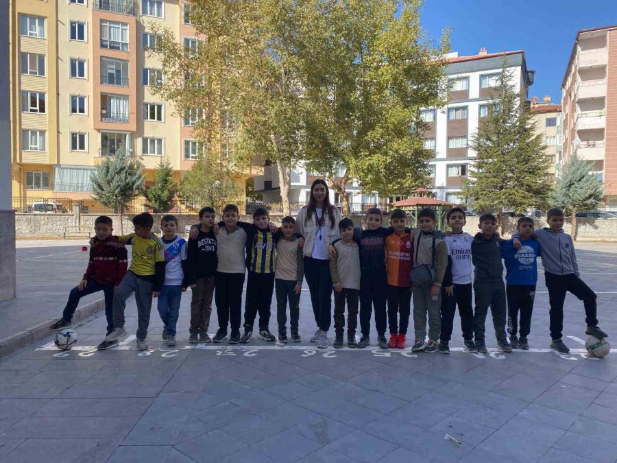 İlkokullarda ’spora İlk Adım’ Projesi Başarıyla Sürdürülüyor