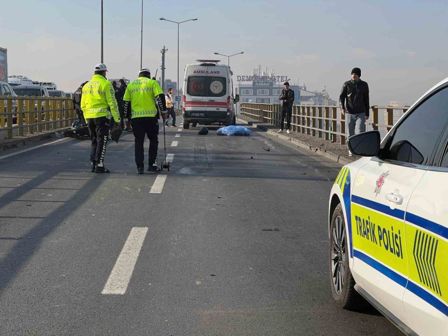 Tır İle Motosiklet Çarpıştı, Üniversite Öğrencisi Motosikletli Öldü