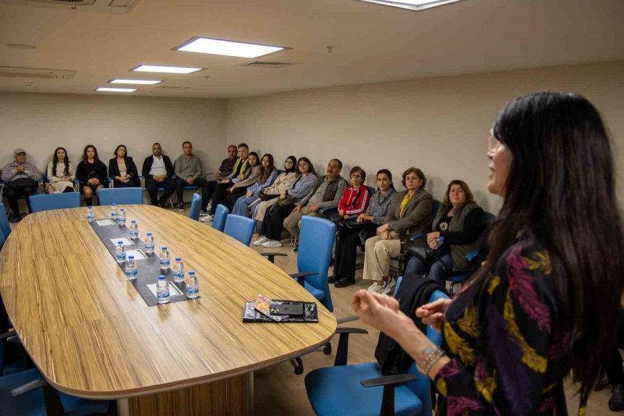 Manavgat’ta Kadın Hakları Ve Şiddetle Mücadele Konuşuldu