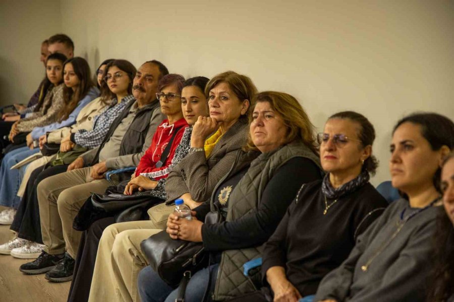 Manavgat’ta Kadın Hakları Ve Şiddetle Mücadele Konuşuldu
