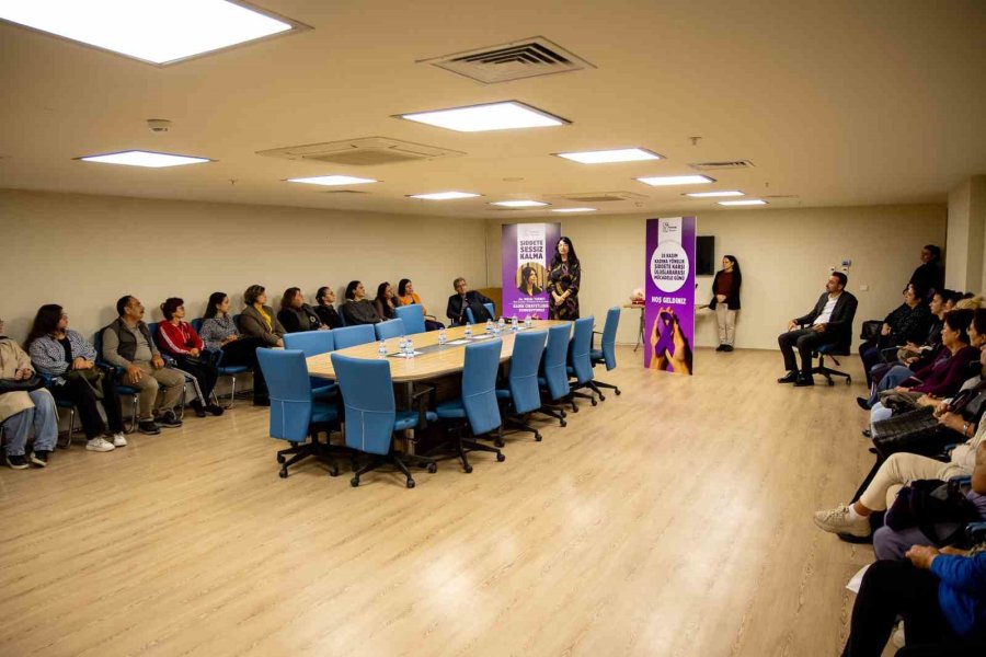 Manavgat’ta Kadın Hakları Ve Şiddetle Mücadele Konuşuldu