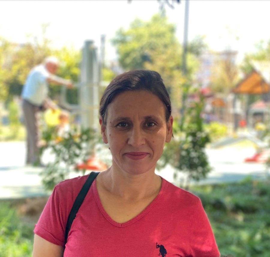 Mersin’deki Koca Vahşeti: Şüpheli Tutuklandı, 4 Çocuk Annesi Son Yolculuğuna Uğurlandı