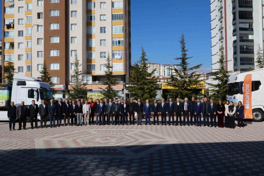 Yerli Ve Mili Tohumlarla Üretilen Patates İle Barbunyanın İlk Alımı Niğde’de Gerçekleştirildi