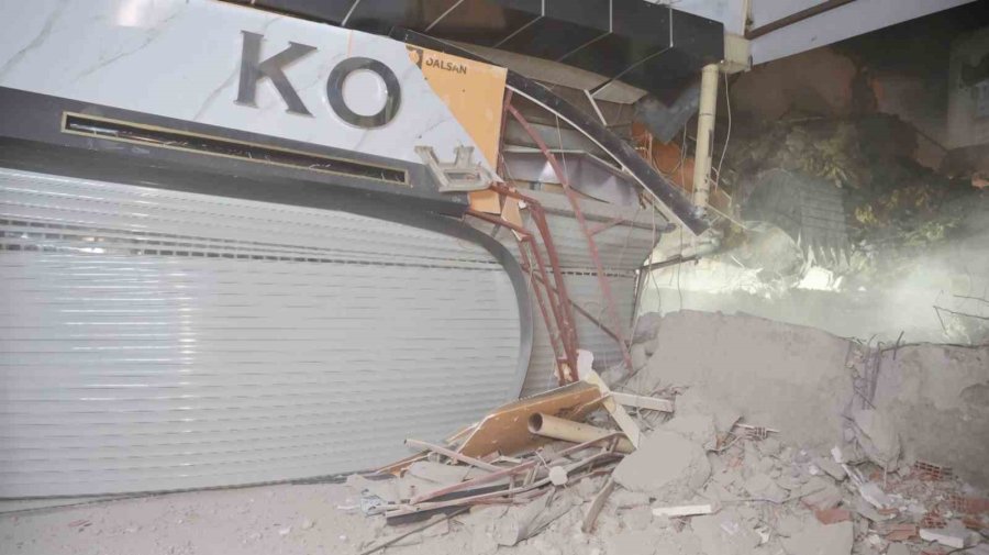 Aksaray Belediyesi’nin Kontrolsüz Yıkımı Az Kalsın Dükkanları Yıkıyordu