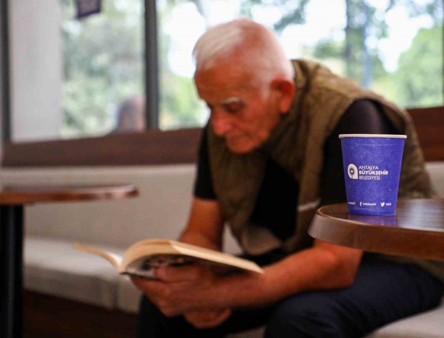 Antalya’da Emekli Kahveleri İlgi Görüyor