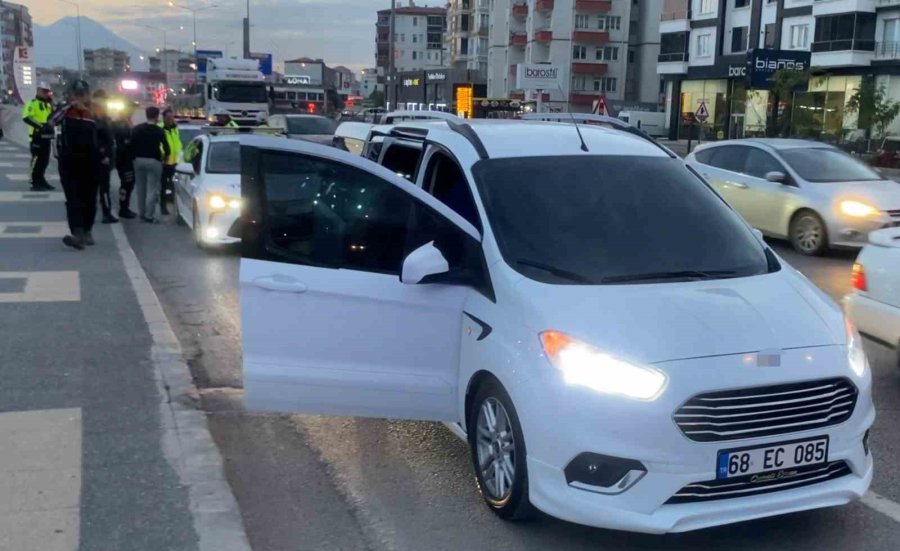 Alkollü Sürücü Emniyeti Alarma Geçirdi, Ehliyeti Daimi İptal Edildi