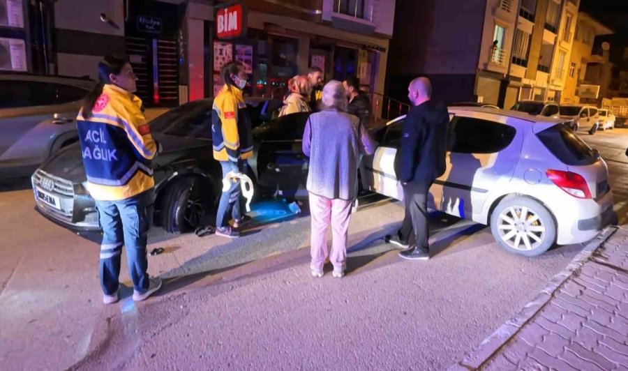 Şoförün Kaçtığı Kazada Sahte Şoför Planı Suya Düşünce Gazetecilere Saldırdı