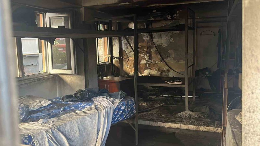 Alanya’da Apartmanın Giriş Katında Çıkan Yangın Korkuttu