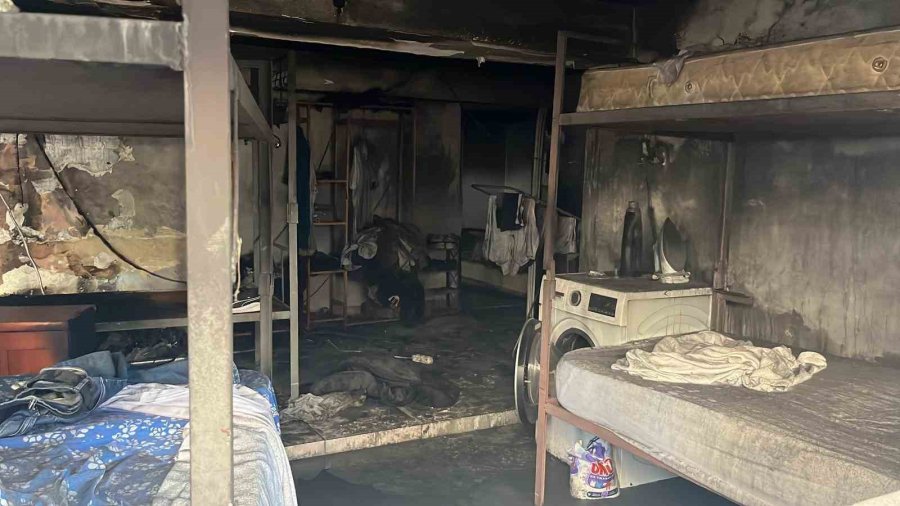 Alanya’da Apartmanın Giriş Katında Çıkan Yangın Korkuttu