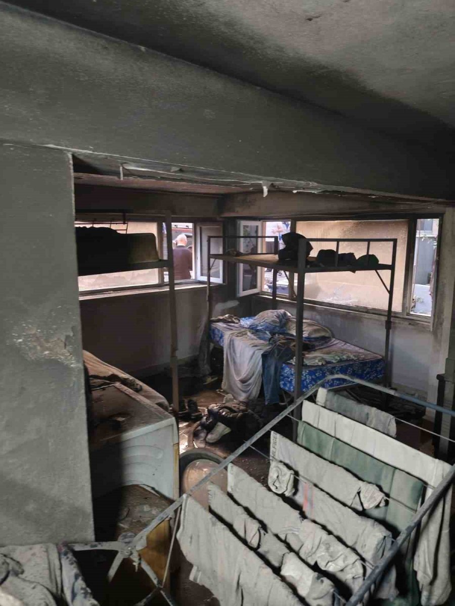 Alanya’da Apartmanın Giriş Katında Çıkan Yangın Korkuttu