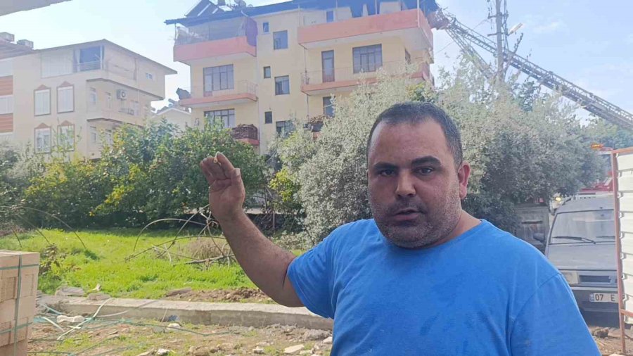 Alevler İçindeki Dairede Mahsur Kalan 3 Küçük Çocuğu İnşaat İşçileri Ve Mahalle Sakinleri Kurtardı