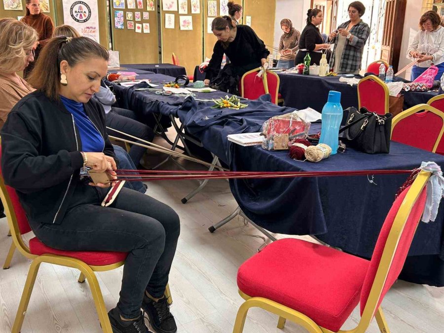 Çarpana Dokuma Sanatı Modern Ürünlerle Buluşuyor