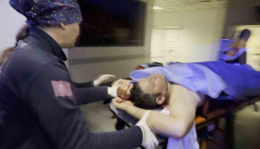 Aksaray’da Yol Ortasında Palalı Saldırı: 1 Ağır Yaralı