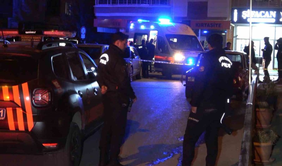 Aksaray’da Yol Ortasında Palalı Saldırı: 1 Ağır Yaralı