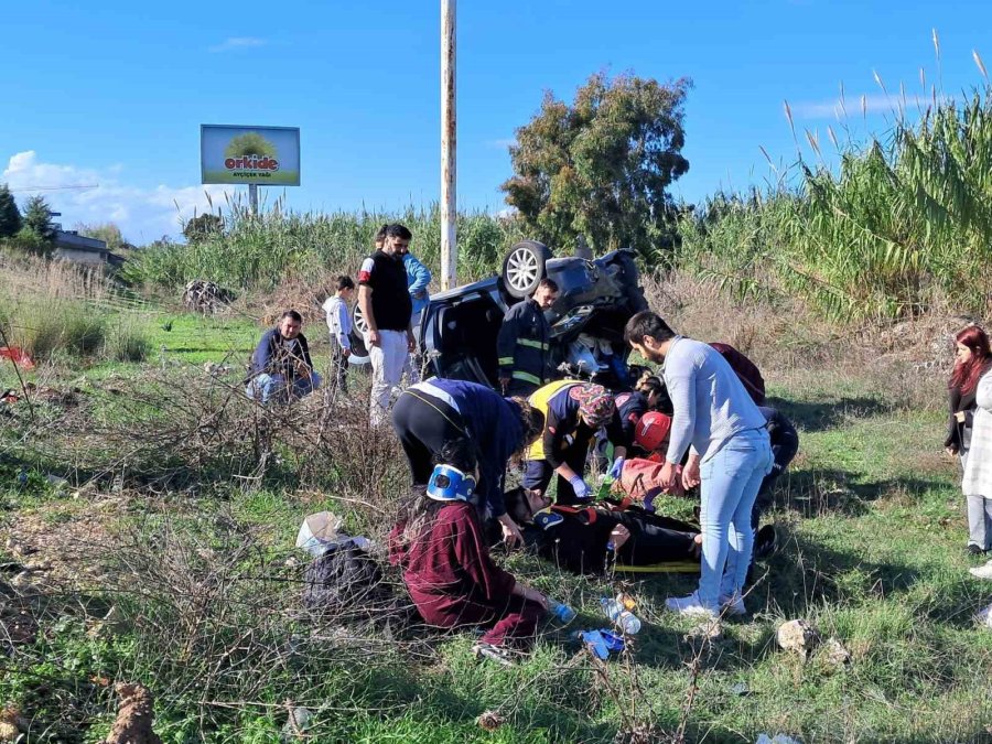 Otomobil Şarampole Yuvarlandı: 3 Yaralı