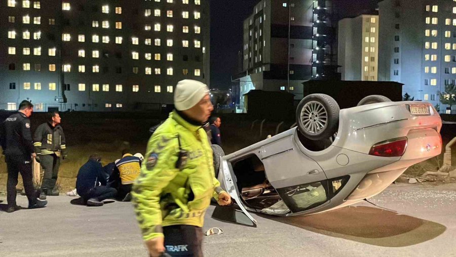 Karaman’da Takla Atan Otomobil Ters Döndü: 2 Yaralı