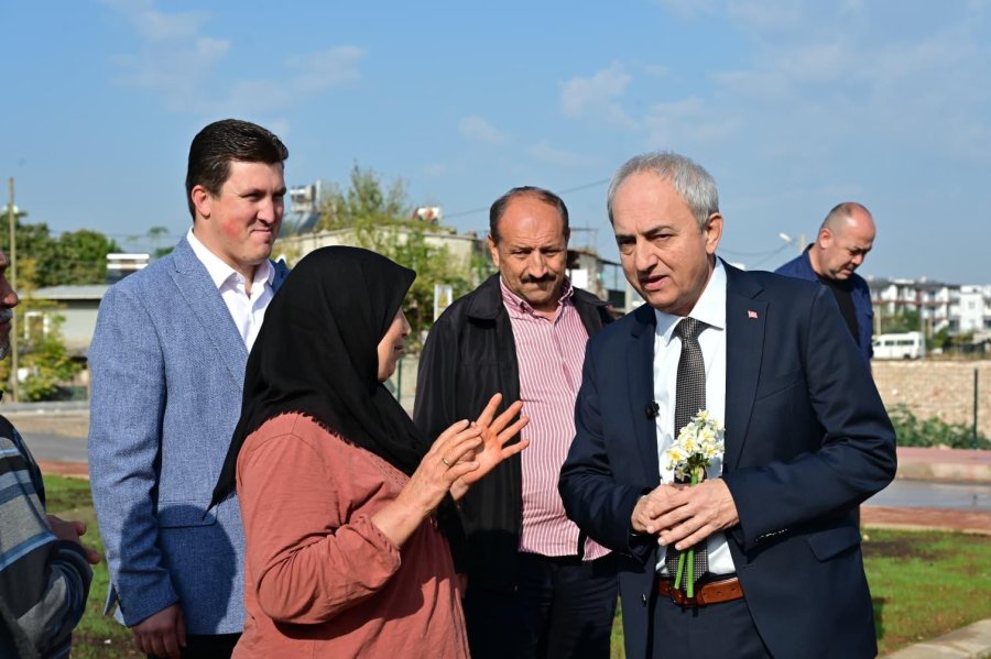 Başkan Kocagöz, Şelale Mahallesi’ne Kazandırılan Yeni Park Alanını İnceledi