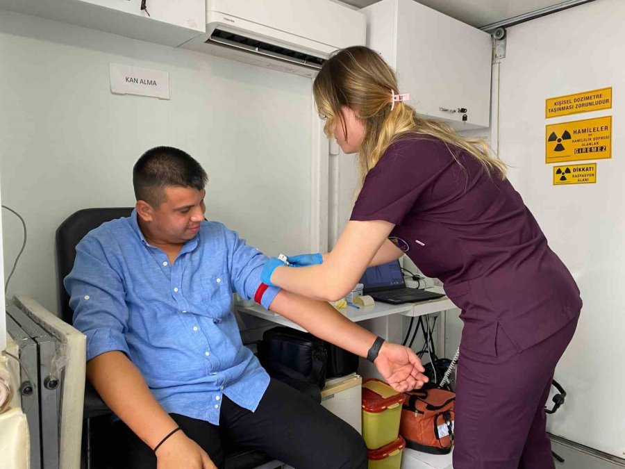 Konyaaltı’nda Vatandaşlara Diyabet Ve Kanser Bilgilendirmesi