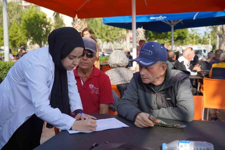 Konyaaltı’nda Vatandaşlara Diyabet Ve Kanser Bilgilendirmesi