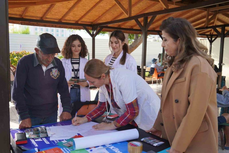Konyaaltı’nda Vatandaşlara Diyabet Ve Kanser Bilgilendirmesi