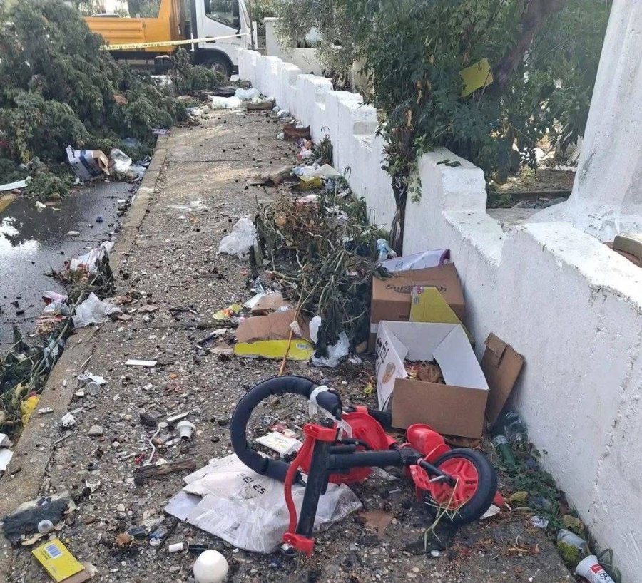 Akdeniz’de Hortum Kıyı Şeridini Vurdu: İş Yerleri Ve Evler Zarar Gördü