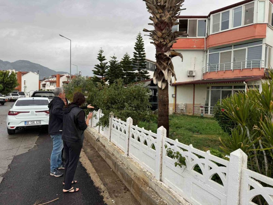 Akdeniz’de Hortum Kıyı Şeridini Vurdu: İş Yerleri Ve Evler Zarar Gördü