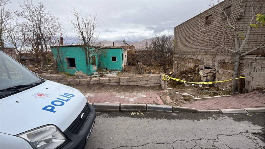 23 Yaşındaki Genç, Metruk Binada Ölü Bulundu