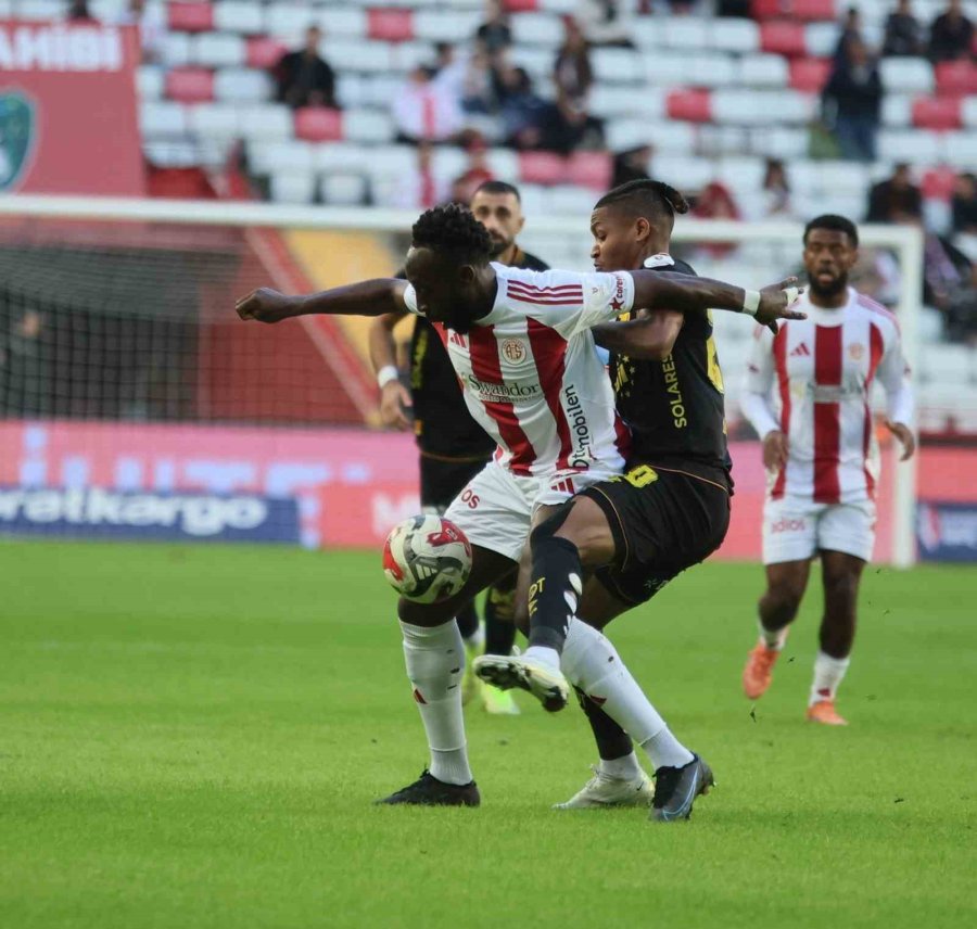 Trendyol Süper Lig: Antalyaspor: 1 - Göztepe: 0 (ilk Yarı)