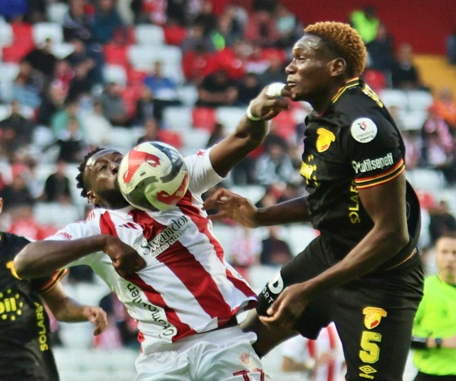 Trendyol Süper Lig: Antalyaspor: 1 - Göztepe: 0 (ilk Yarı)