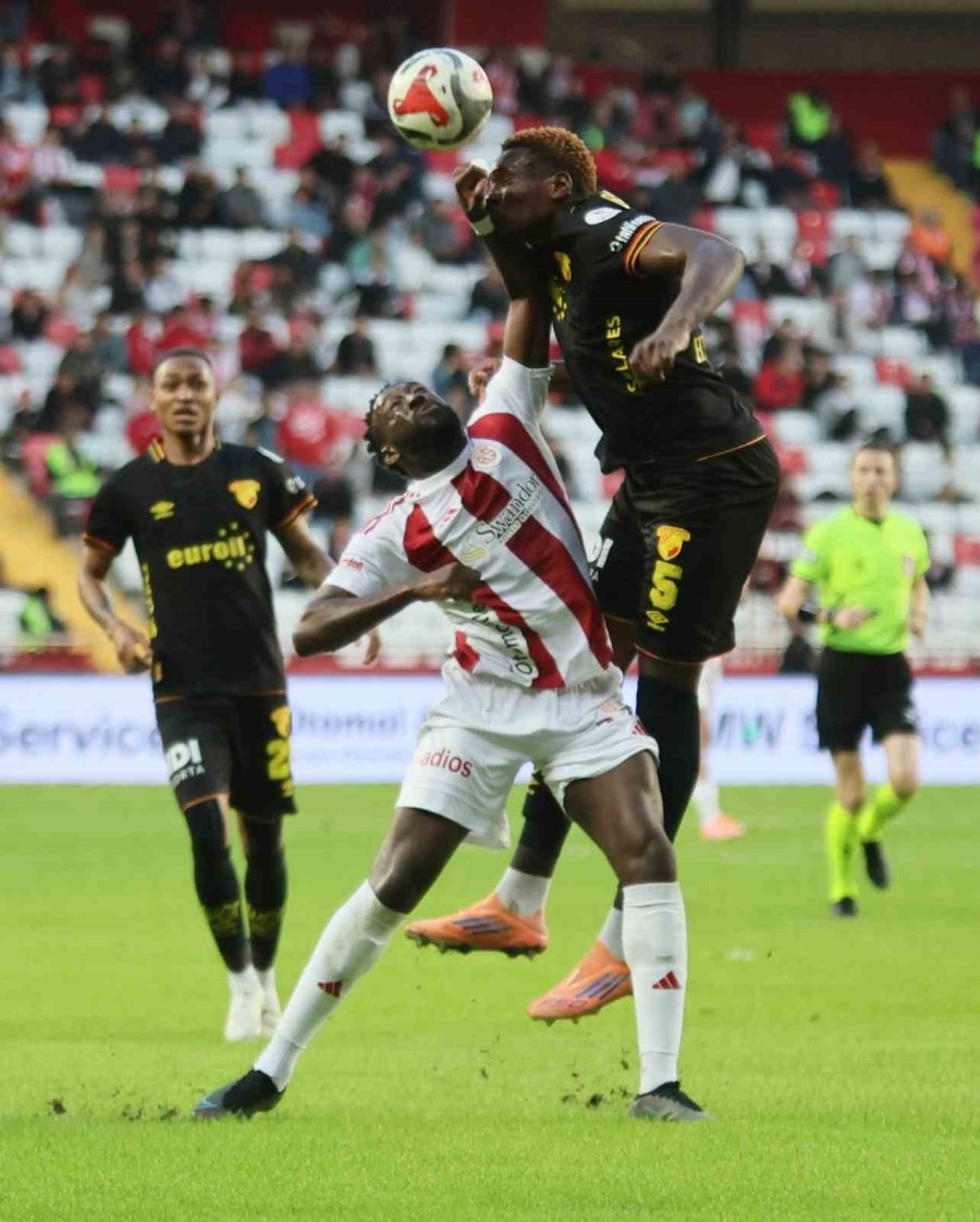 Trendyol Süper Lig: Antalyaspor: 1 - Göztepe: 0 (ilk Yarı)