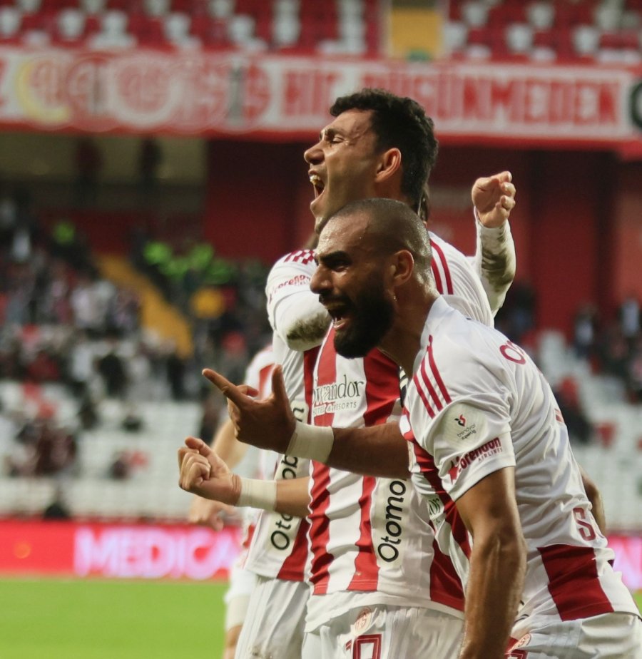 Trendyol Süper Lig: Antalyaspor: 1 - Göztepe: 0 (ilk Yarı)